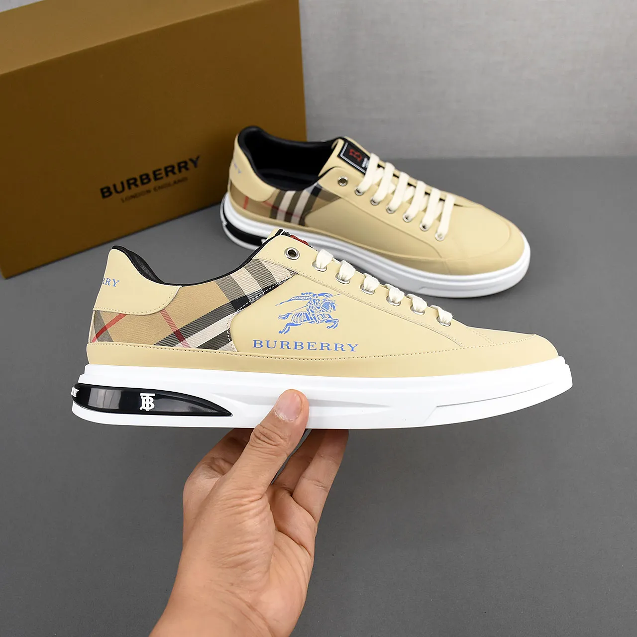 PP400⛳️⛳️⛳️Burberry [Burberry] fashionable sports and casual shoes, the upper is made of first-layer cowhide with plaid material, first-layer pigskin lining, and rubber outsole. Men's size 38-44.